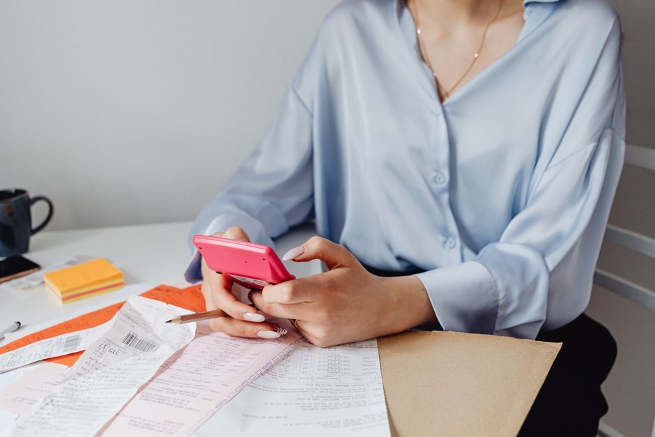 Freelance sans CDI : combien économiser avant de démissionner sereinement